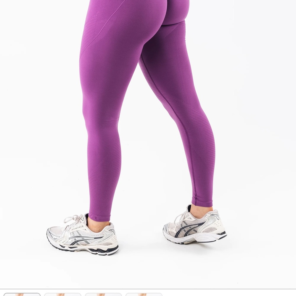 Alphalete revive leggings - Picture 2 of 2